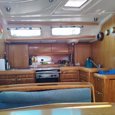 Cassiopeia 보트호텔 풀라